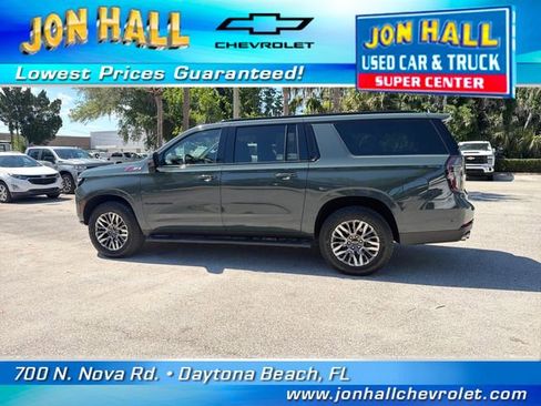 Used 2025 Chevrolet Suburban Z71 w/ Z71 Off-Road Package image 6