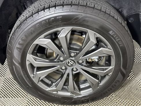 Used 2022 Toyota RAV4 Limited AWD/4WD image 34