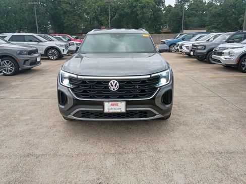 Used 2025 Volkswagen Atlas Cross Sport SE FWD image 5