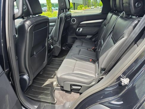Used 2020 Land Rover Discovery Landmark AWD/4WD image 18