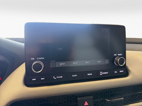 Used 2024 Honda HR-V LX image 21