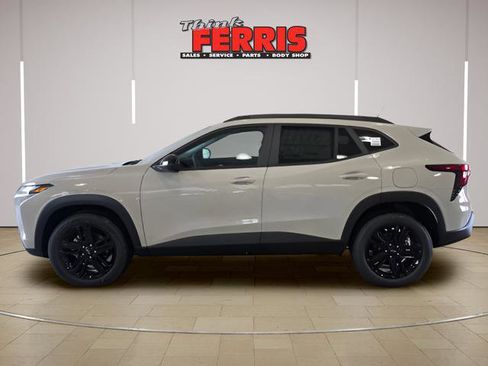 New 2026 Chevrolet Trax ACTIV FWD image 2