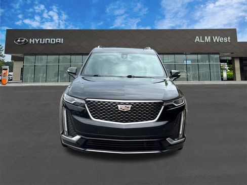 Used 2022 Cadillac XT6 Premium Luxury FWD image 2