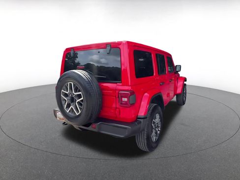 Used 2025 Jeep Wrangler Unlimited Sahara AWD/4WD image 12