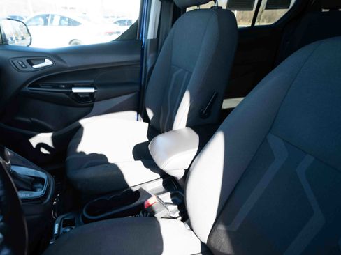 Used 2017 Ford Transit Connect XLT image 10