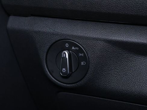 Used 2022 Volkswagen Jetta SE w/ Panoramic Sunroof Package image 23