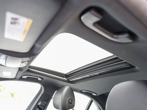 Used 2019 Mercedes-Benz E 300 image 32