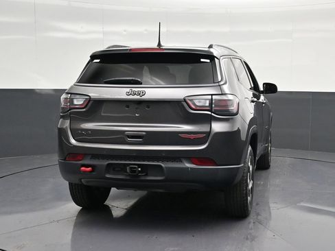 Used 2022 Jeep Compass Trailhawk w/ Trailhawk Elite Group AWD/4WD image 2