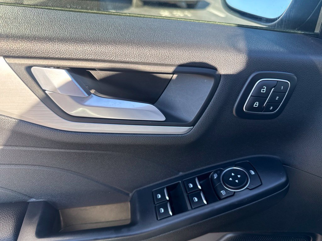 Used 2024 Ford Escape Platinum AWD/4WD image 21