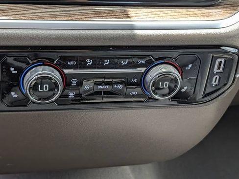 Used 2022 Chevrolet Silverado 1500 LT RWD image 14