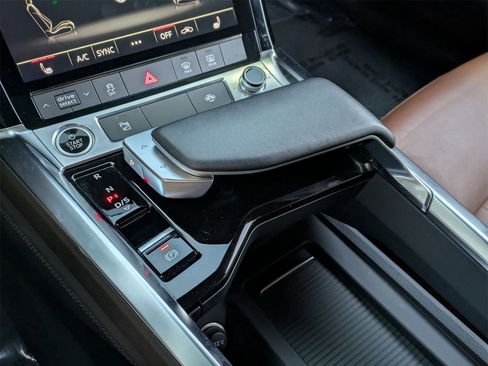 Used 2022 Audi e-tron Premium w/ Interior Protection Package image 14