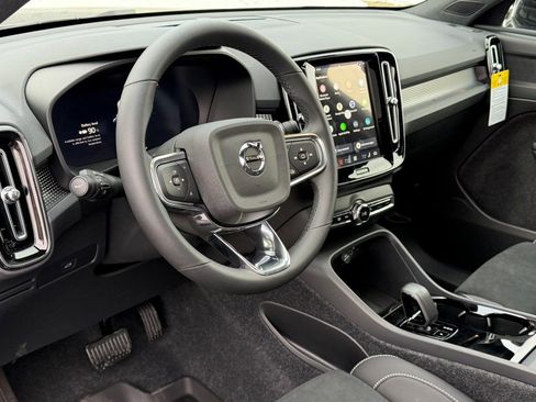 New 2026 Volvo EX40 Plus w/ Climate Package image 18