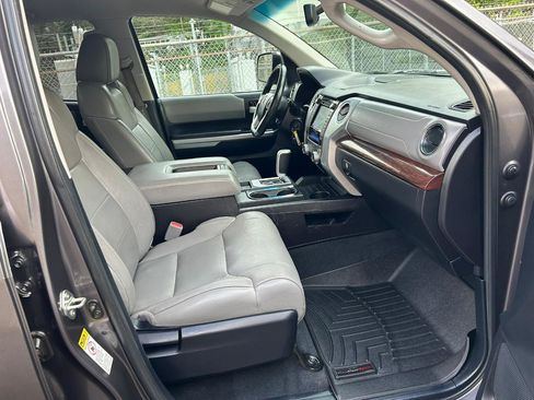 Used 2014 Toyota Tundra Limited w/ Limited Premium Package AWD/4WD image 16