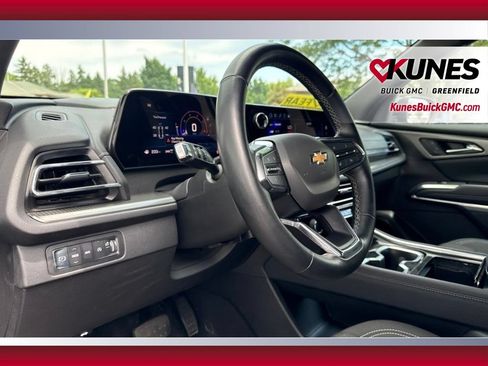 Used 2024 Chevrolet Traverse LT AWD/4WD image 18