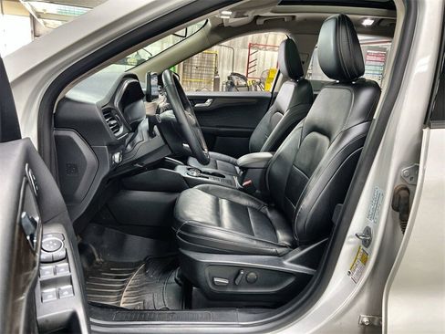 Used 2020 Ford Escape Titanium w/ Titanium Premium Package 2.0 image 11