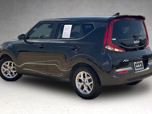 Used 2022 Kia Soul LX w/ Technology Package FWD image 4