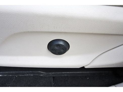 Used 2018 Mercedes-Benz GLC 300 4MATIC image 29
