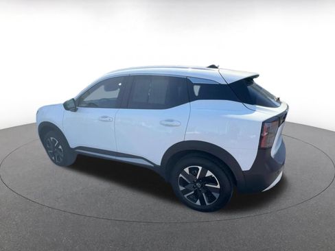Used 2026 Nissan Kicks SV w/ Cold Weather Package AWD/4WD image 8