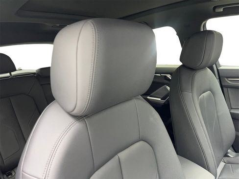 Used 2025 Audi Q3 2.0T Premium image 46