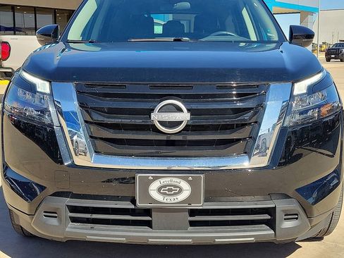 Used 2025 Nissan Pathfinder SV FWD image 9