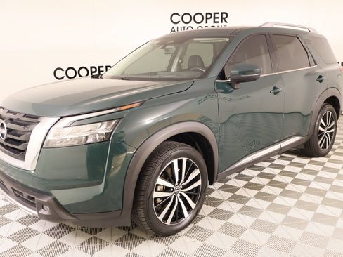 Used 2023 Nissan Pathfinder Platinum w/ Cargo Package FWD image 11