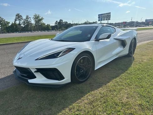 Used 2025 Chevrolet Corvette Stingray Coupe w/ Z51 Performance Package RWD image 3