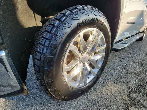 Used 2021 GMC Sierra 1500 SLT w/ SLT Premium Plus Package image 18