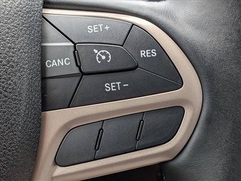 Used 2017 Jeep Cherokee Sport AWD/4WD image 15