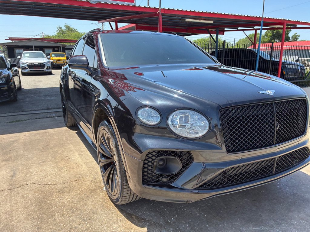 Used 2021 Bentley Bentayga AWD/4WD image 10