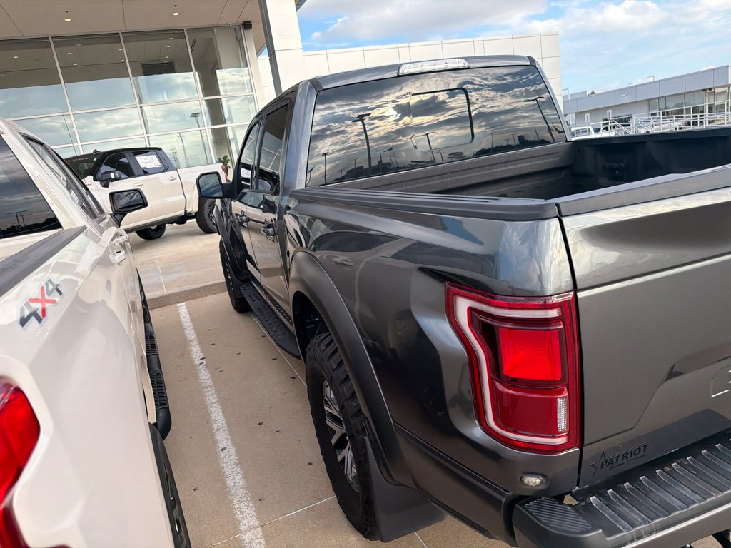 Used 2018 Ford F150 Raptor w/ Equipment Group 802A Luxury AWD/4WD image 4