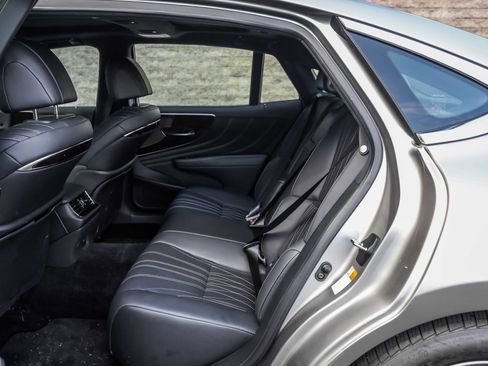 Used 2024 Lexus LS 500 AWD w/ Interior Upgrade Package image 21