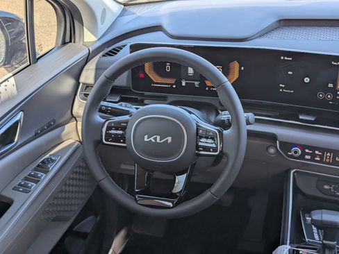 New 2026 Kia Carnival EX FWD image 13