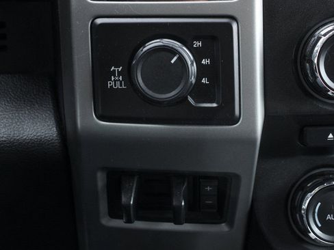 Used 2017 Ford F250 Lariat w/ Chrome Package image 29