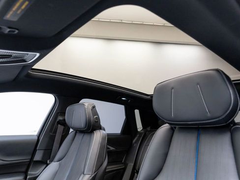 Used 2024 Cadillac Lyriq Luxury image 18