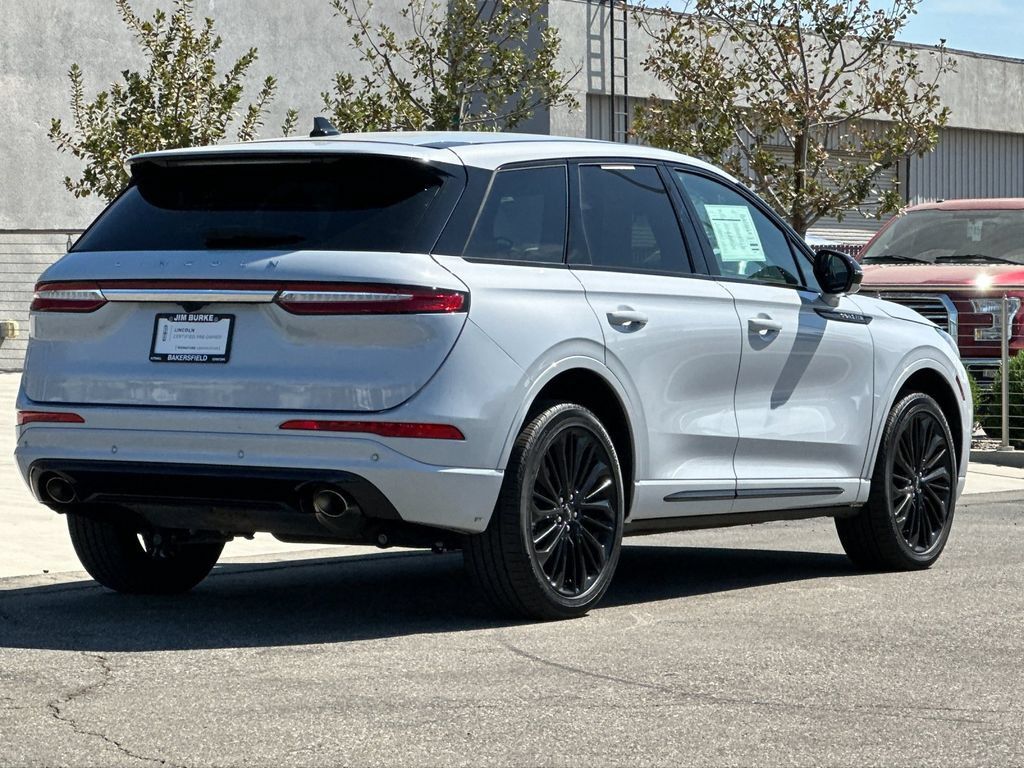 Certified 2025 Lincoln Corsair AWD w/ Equipment Group 101A image 3