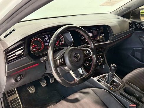 Used 2019 Volkswagen Jetta GLI image 14