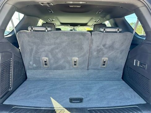 Used 2021 Chevrolet Tahoe LT w/ LT Signature Package image 9