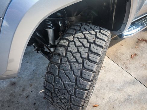 Used 2016 Toyota Tacoma Limited image 12