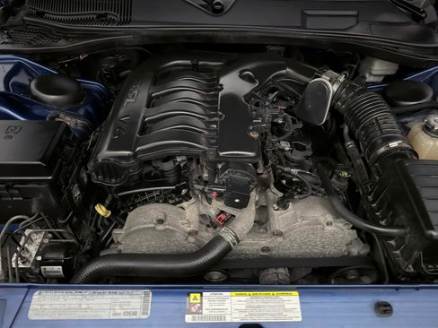 Used 2010 Dodge Challenger SE image 29