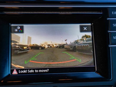 Used 2018 Volkswagen Beetle 2.0T S image 22