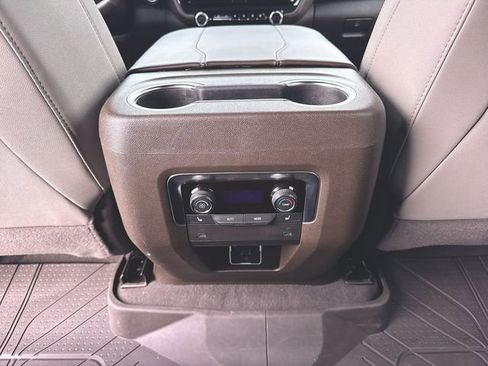 Used 2025 Chevrolet Suburban LT w/ Comfort Package image 21