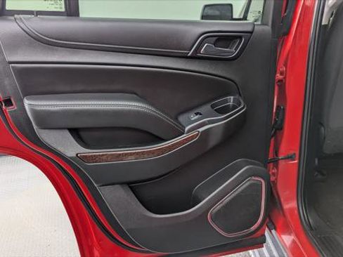 Used 2017 GMC Yukon SLE w/ SLE Value Package image 16