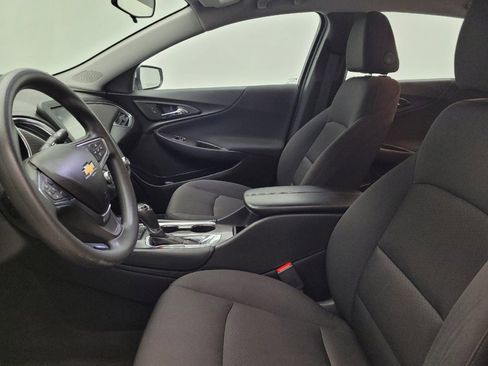 Used 2018 Chevrolet Malibu LT image 17