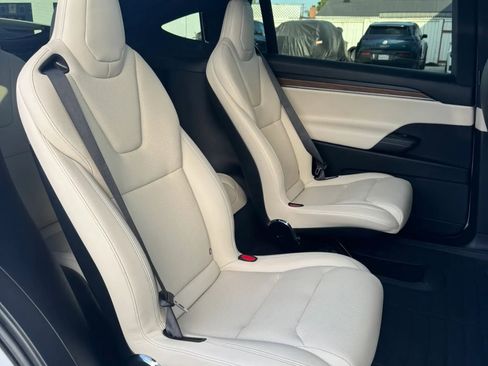 Used 2023 Tesla Model X AWD/4WD image 18