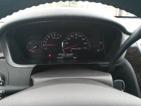 Used 2011 Cadillac DTS Limousine image 10