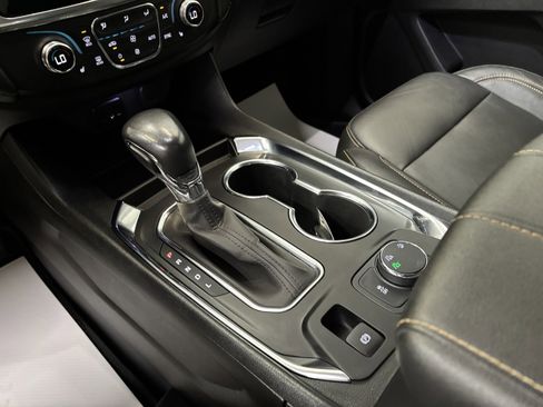 Used 2021 Chevrolet Traverse LT image 20