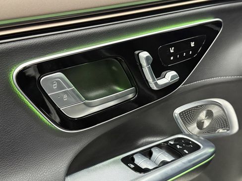 Used 2024 Mercedes-Benz EQE AMG 4MATIC SUV image 19