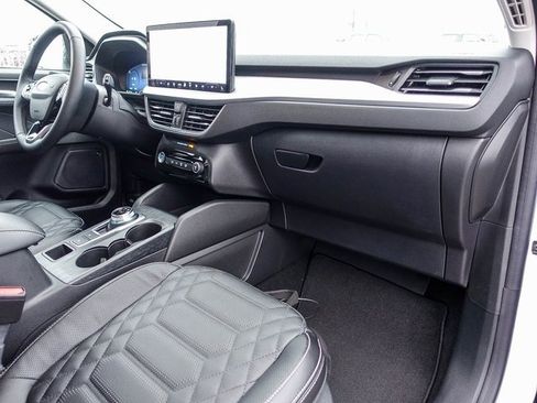 Used 2024 Ford Escape SE w/ PHEV Premium Package image 14