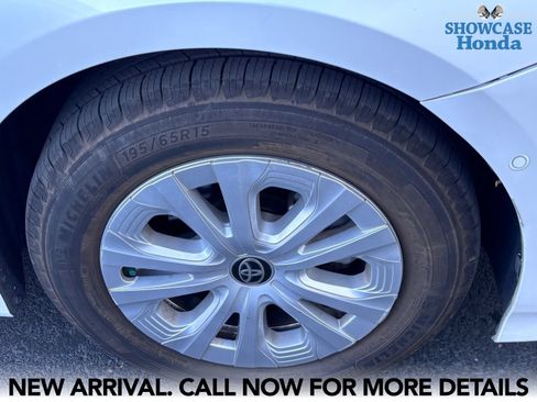 Used 2022 Toyota Prius LE FWD image 8