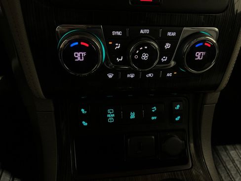Used 2017 Chevrolet Traverse LT AWD/4WD image 24